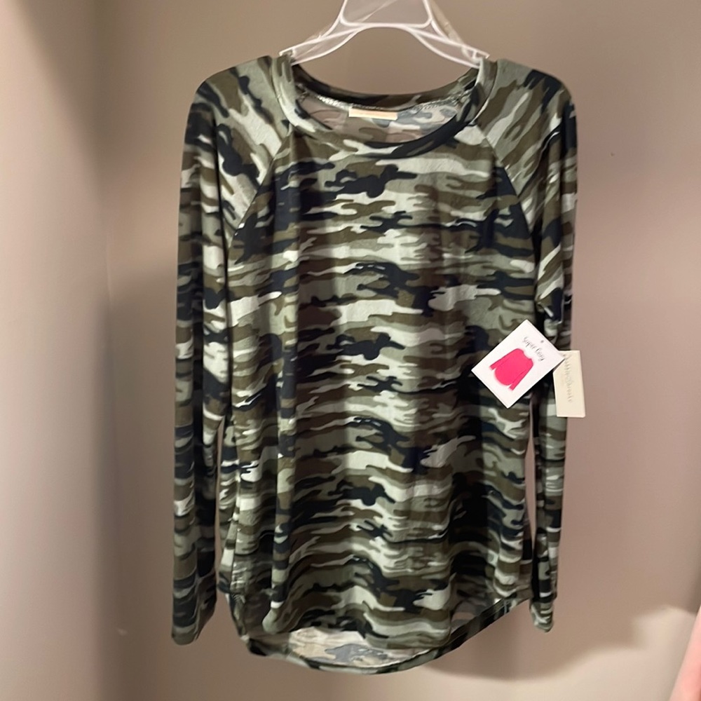Womens Large Camo Shirt